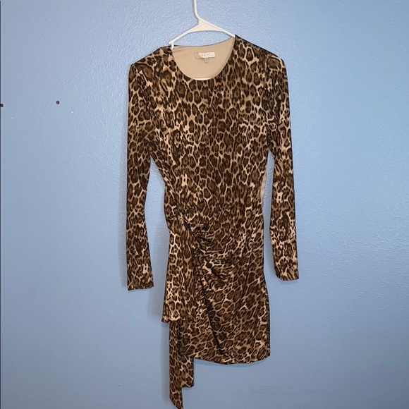 WAYF Leopard Print Long Sleeve Faux Wrap Dress XS. B3 - Picture 1 of 7
